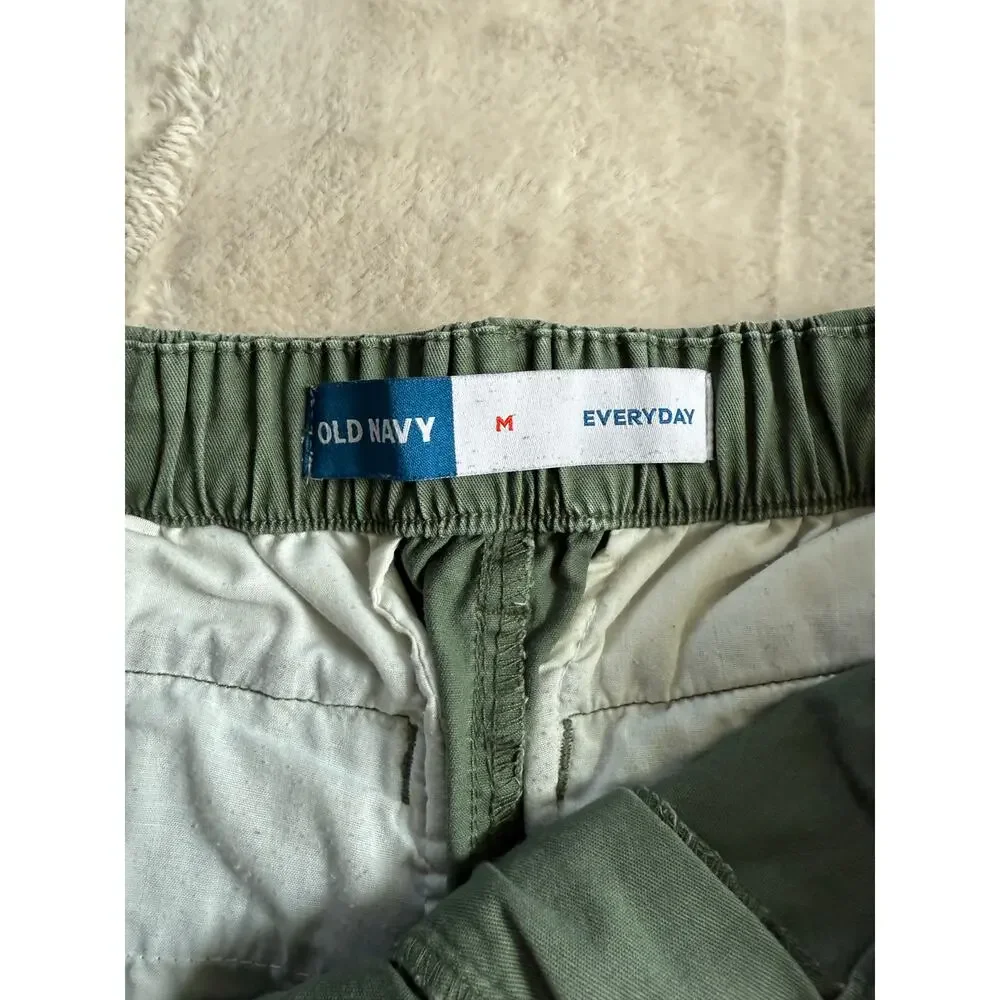 Old Navy Green Everyday Chino Shorts Size Medium